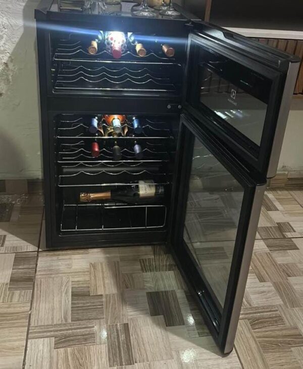 Adega de Vinho Climatizada Electrolux - Image 4
