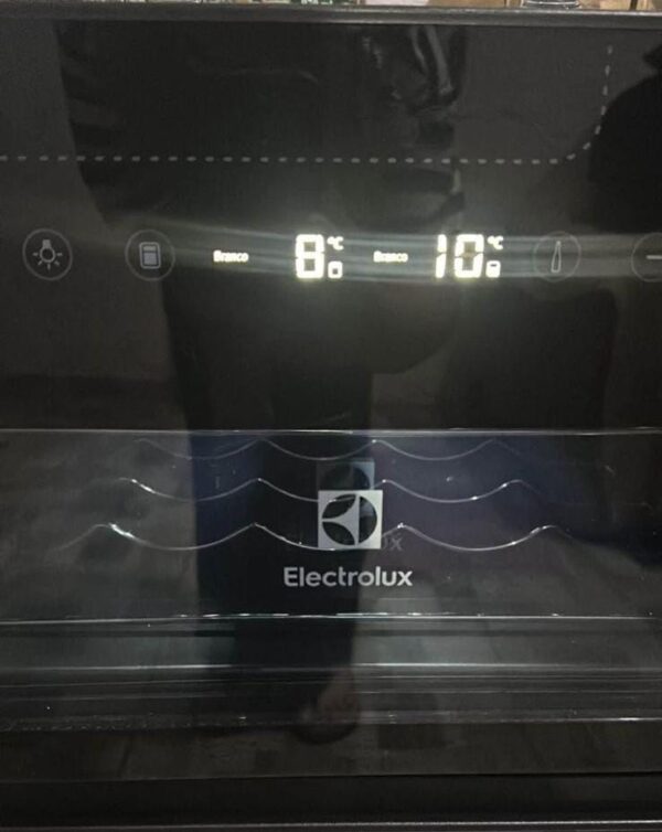 Adega de Vinho Climatizada Electrolux - Image 3
