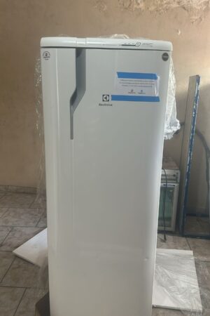 Geladeira Electrolux - 322L - 110Vts - Semi nova