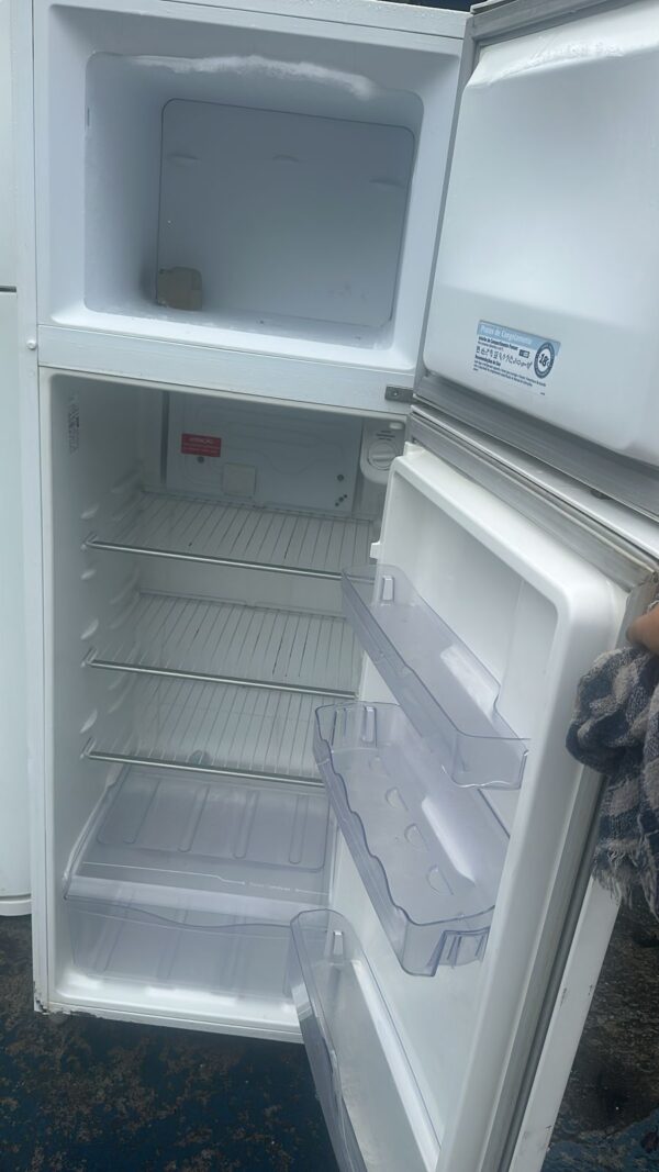 Geladeira Electrolux - 260L - 110Vts - Usada - Image 2