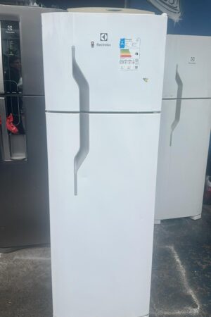 Geladeira Electrolux - 310L - 110Vts - Usada