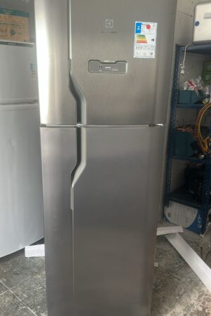 Geladeira Electrolux - 371L - 220Vts - Semi nova